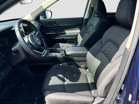 Certified 2025 Nissan Pathfinder SV AWD/4WD image 17