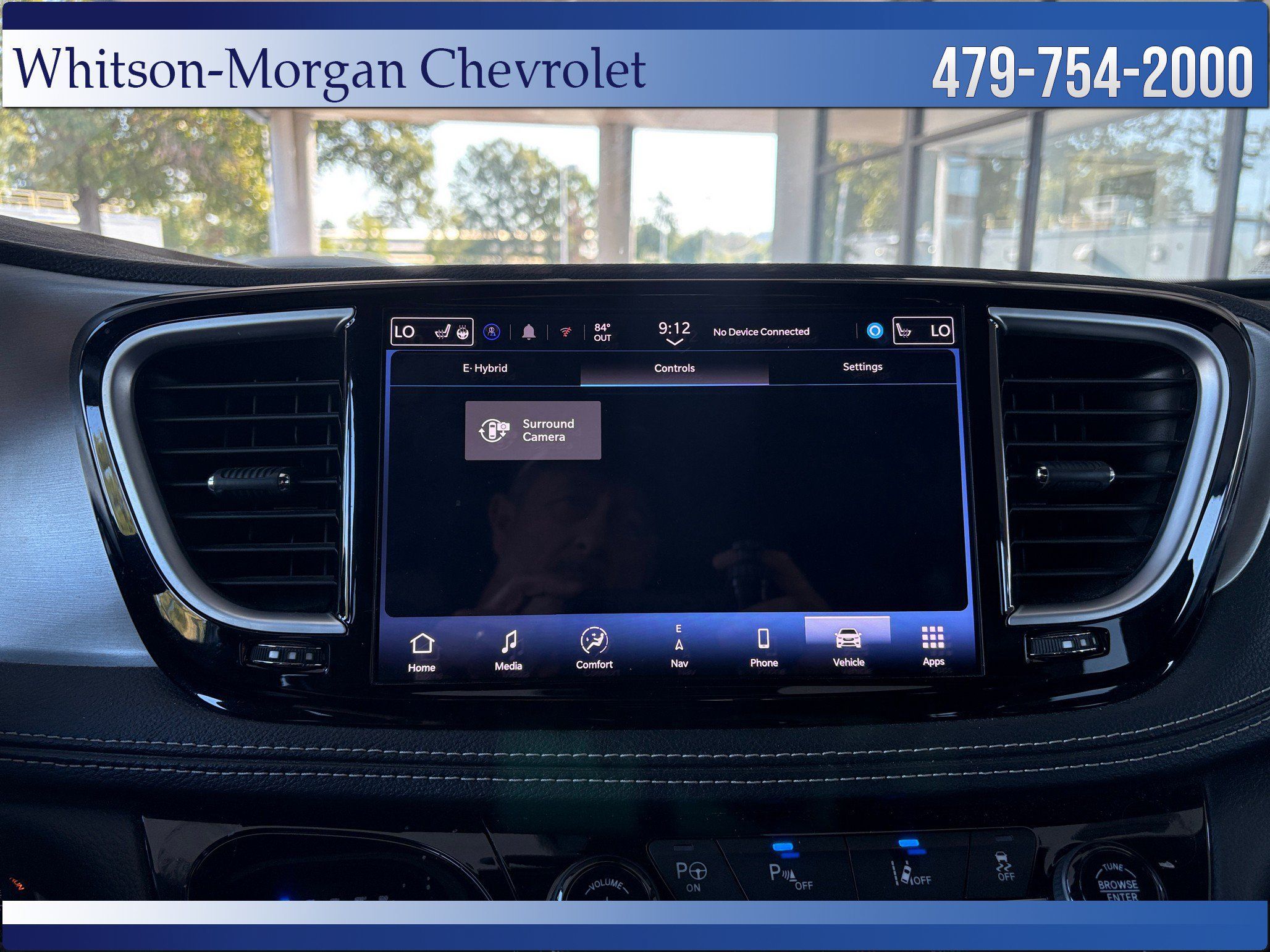 Used 2024 Chrysler Pacifica Premium FWD image 28
