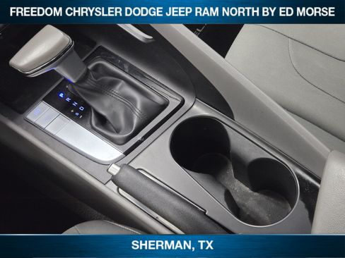Used 2025 Hyundai Elantra Sport FWD image 14