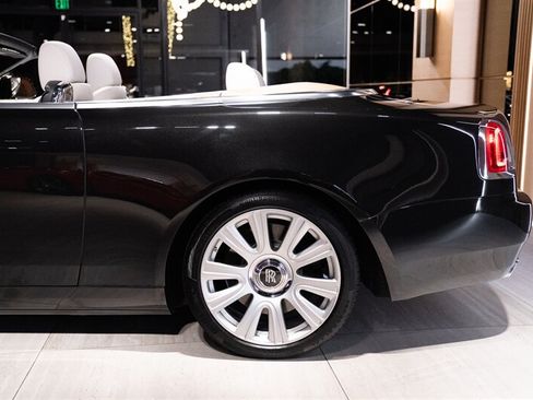 Used 2016 Rolls-Royce Dawn RWD image 29