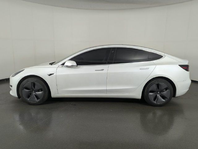 Used 2020 Tesla Model 3 Standard Range Plus RWD image 5