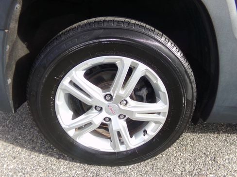 Used 2018 GMC Terrain SLE image 18