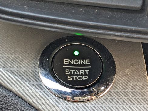 Used 2020 Ford Explorer XLT w/ Comfort Package image 33