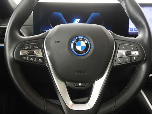 Used 2023 BMW i4 eDrive35 image 18