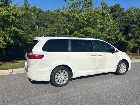 Used 2015 Toyota Sienna Limited Premium AWD/4WD image 2