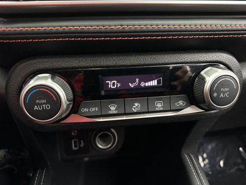 Used 2018 Nissan Kicks SR image 26