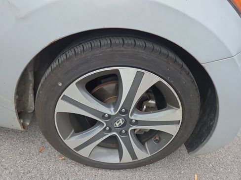 Used 2015 Hyundai Elantra Sport w/ Option Group 04 FWD image 2