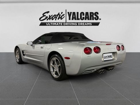 Used 2000 Chevrolet Corvette Convertible w/ Memory Pkg RWD image 3
