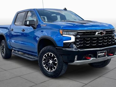 Used 2022 Chevrolet Silverado 1500 ZR2 w/ Technology Package image 3