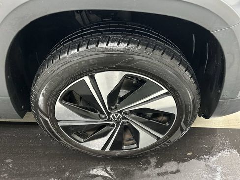Certified 2023 Volkswagen Taos SE AWD/4WD image 8