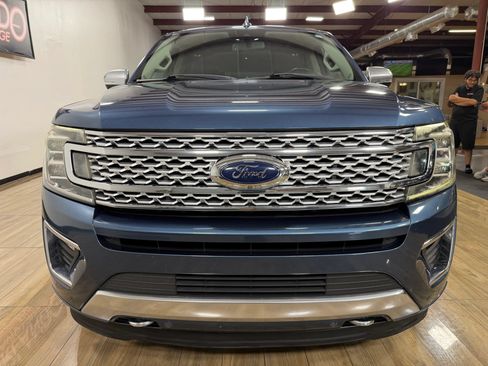 Used 2018 Ford Expedition Platinum AWD/4WD image 2