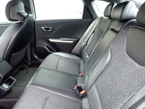 Certified 2025 Kia K4 GT-Line image 17