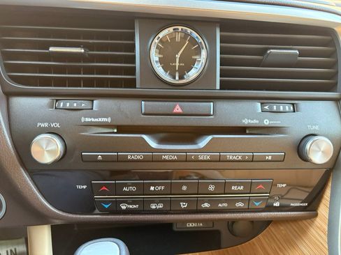 Used 2020 Lexus RX 350L Premium w/ Premium Package AWD/4WD image 23