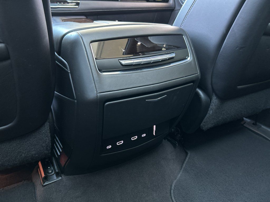 Used 2022 Cadillac Escalade Sport Platinum AWD/4WD image 18