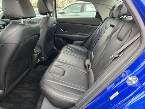 Used 2024 Hyundai Elantra Limited FWD image 19