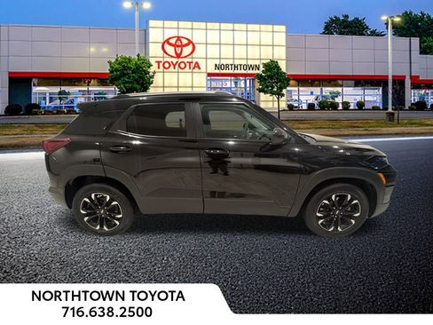 Used 2023 Chevrolet TrailBlazer LT image 3