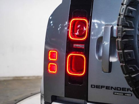 Used 2020 Land Rover Defender 110 HSE image 11