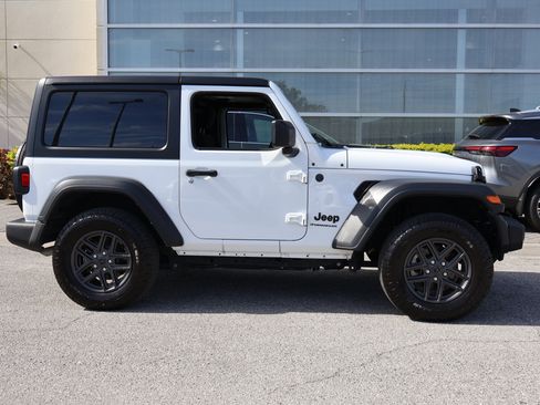 Used 2024 Jeep Wrangler Sport image 8