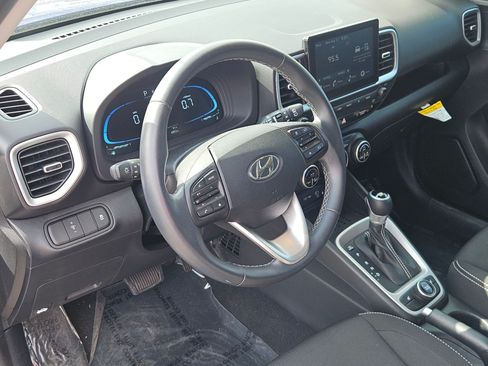 Certified 2026 Hyundai Venue SEL FWD image 12