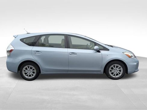 Used 2013 Toyota Prius V Three image 9