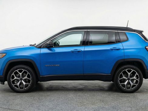 Used 2025 Jeep Compass Limited AWD/4WD image 4