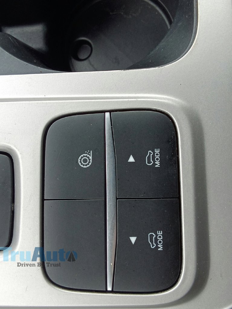 Used 2022 Ford Explorer XLT RWD image 35