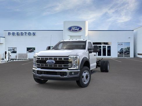 New 2026 Ford F450 XL w/ XL Chrome Package image 2