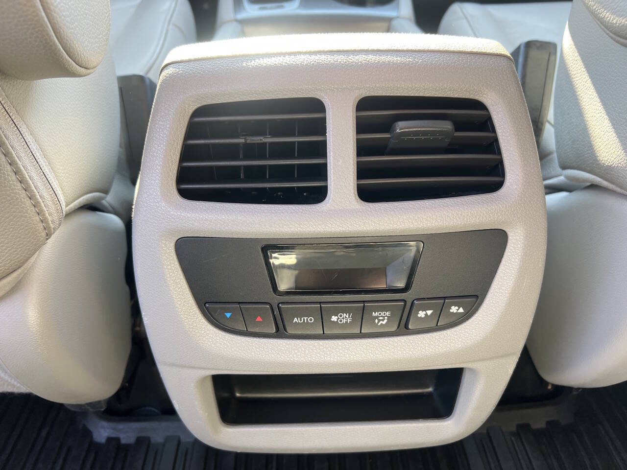 Used 2017 Honda Pilot EX-L image 24