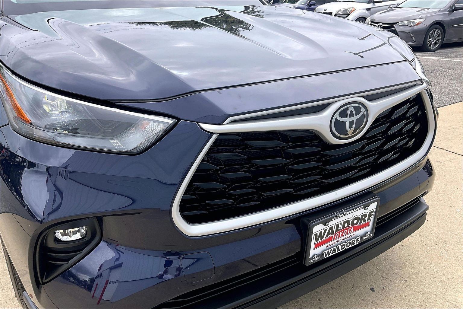 Used 2024 Toyota Highlander XLE AWD/4WD image 36