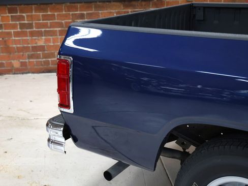 Used 1992 Dodge D/W Truck 150 image 27