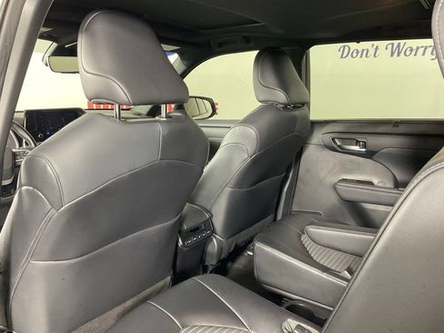 Used 2023 Toyota Highlander XSE AWD/4WD image 15