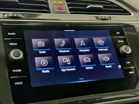 Certified 2022 Volkswagen Tiguan SE AWD/4WD image 16