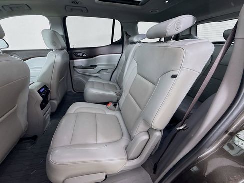 Used 2019 GMC Acadia SLT w/ LPO, Floor Liner Package image 29