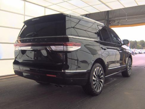 Used 2022 Lincoln Navigator Black Label AWD/4WD image 3