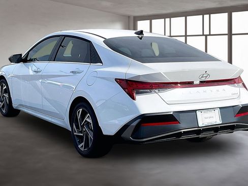 New 2026 Hyundai Elantra Limited image 3