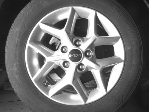 Used 2025 Kia Soul LX w/ LX Technology Package FWD image 15