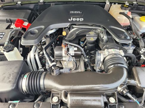 Used 2021 Jeep Wrangler Sport S image 30