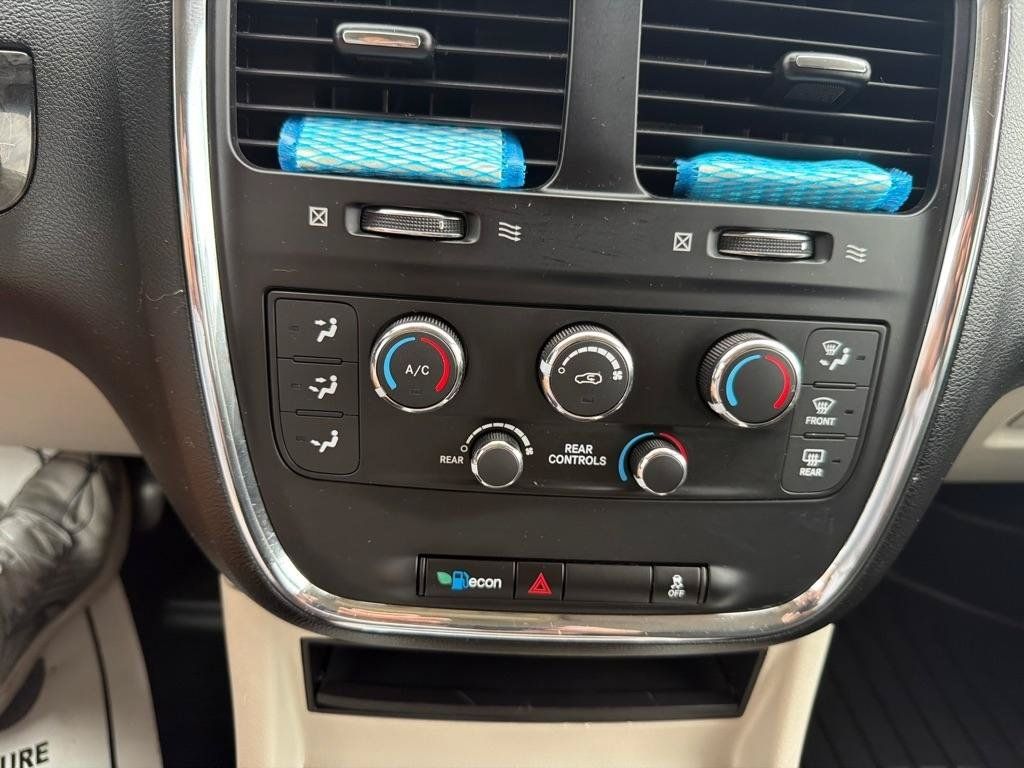 Used 2012 Dodge Grand Caravan SXT FWD image 19