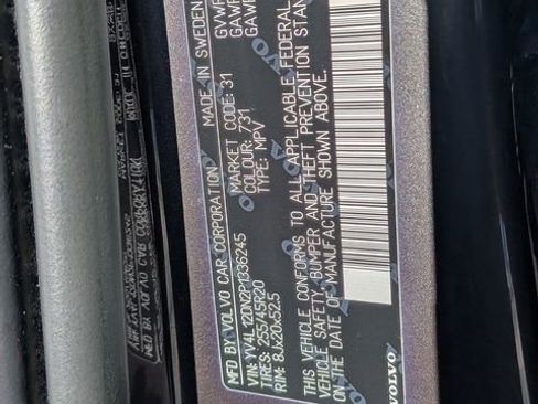 Certified 2023 Volvo XC60 B5 Plus w/ Protection Package Premier image 11