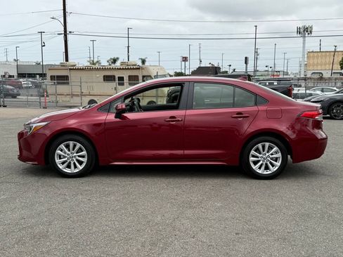 Used 2025 Toyota Corolla LE w/ LE Premium Package FWD image 7