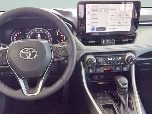 Used 2025 Toyota RAV4 XLE Premium FWD image 28