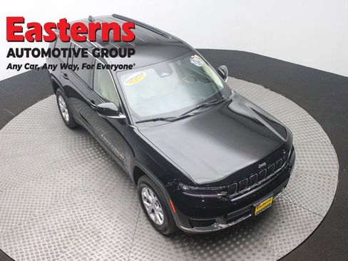 Used 2022 Jeep Grand Cherokee L Limited image 3