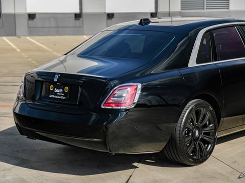 Used 2022 Rolls-Royce Ghost image 14