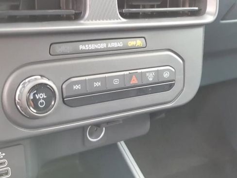 New 2025 Ford Maverick XL image 29