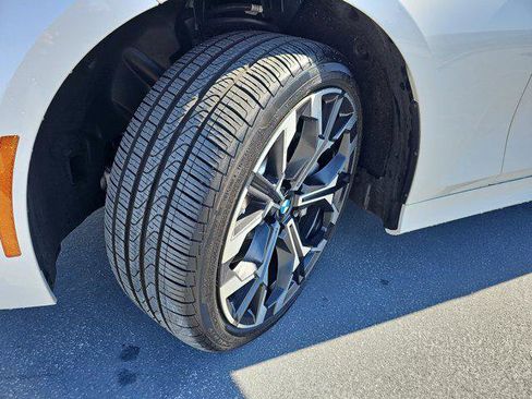 Used 2025 BMW 330i Sedan w/ M Sport Package image 33
