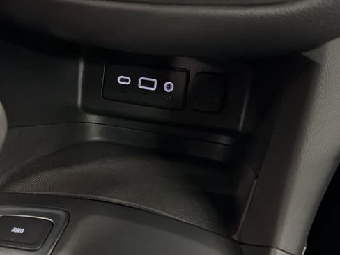 Used 2020 Chevrolet Equinox LT image 18