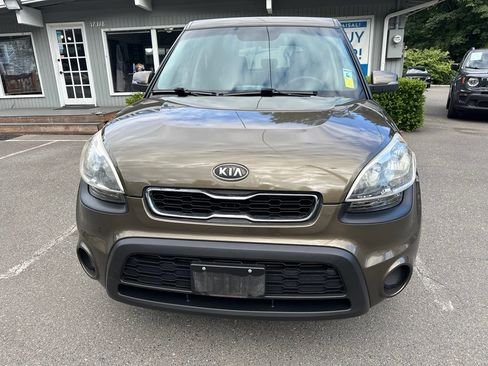 Used 2012 Kia Soul + w/ Audio Pkg FWD image 2