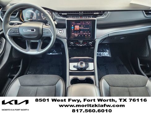Used 2025 Jeep Grand Cherokee Altitude AWD/4WD image 25