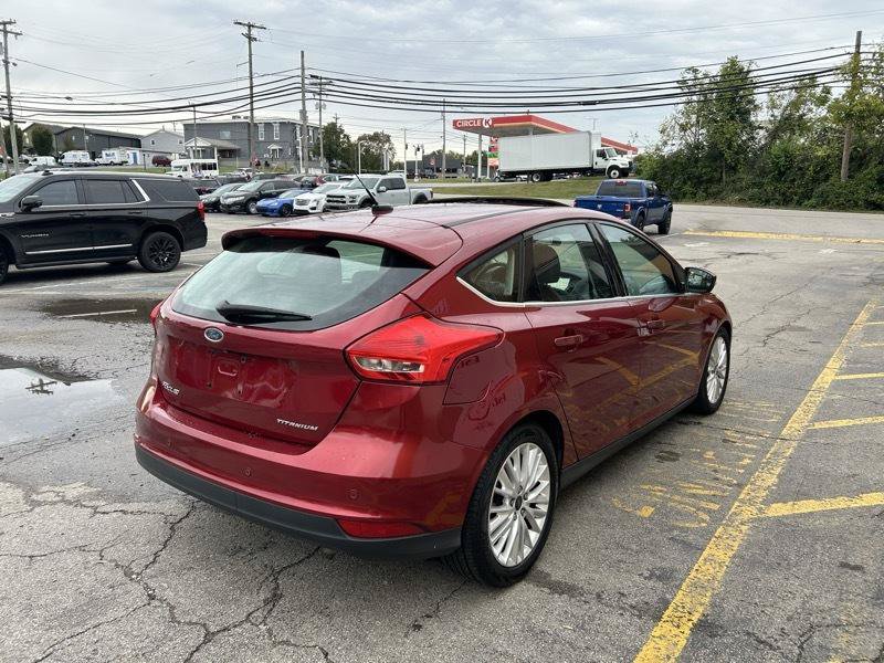 Used 2017 Ford Focus Titanium FWD image 4