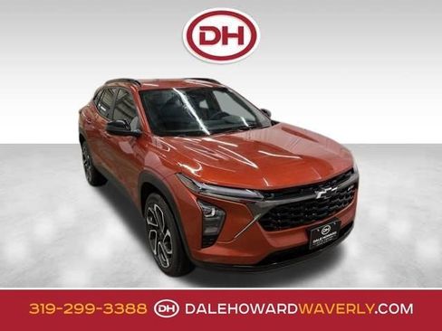 Used 2024 Chevrolet Trax RS FWD image 1